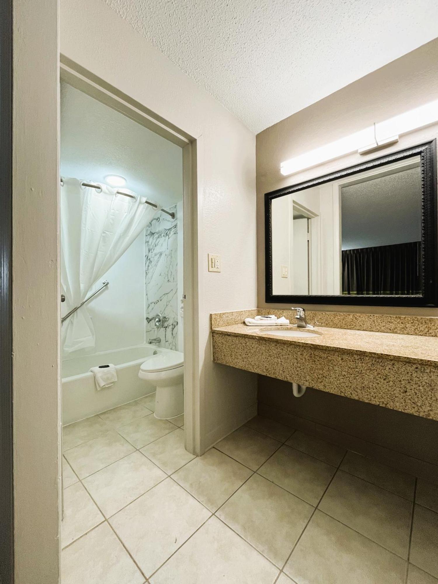 Budgetel Inn Phenix City Exterior photo